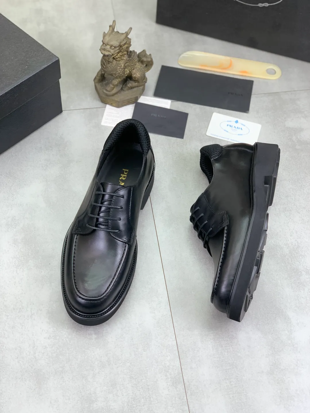 Men's shoes 💰P480 new style 💰 💎💎💎 water-dyed cow lining original order quality PRADA —🆘.Prada original purchase agent, high-end business leather shoes, fabric: imported from Italy cowhide material ➕ water-dyed cow lining/cowhide lining ➕ special original outsole, fine workmanship, real thing ^_^ Photographed 🎬size: 39-44